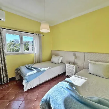 T3 Cozy Old House With Xl Garden Borralha