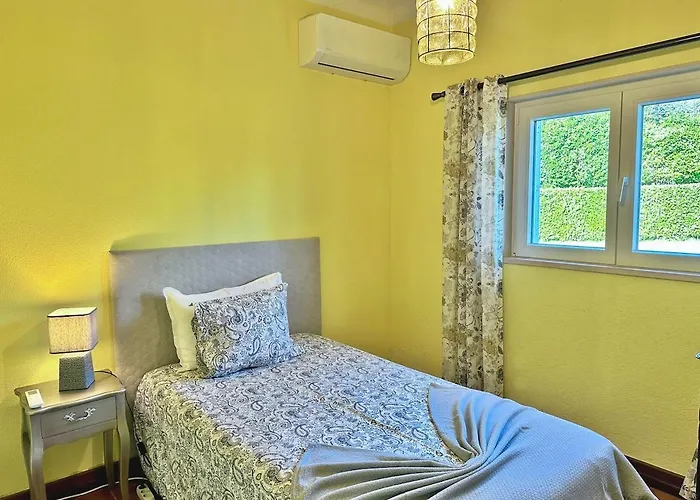 T3 Cozy Old House With Xl Garden Tatil Evi Borralha